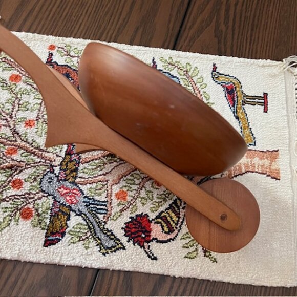 Rare MCM Fine Quality Lacquer Cherry Wood nut bowl wheelbarrow - Picture 6 of 6